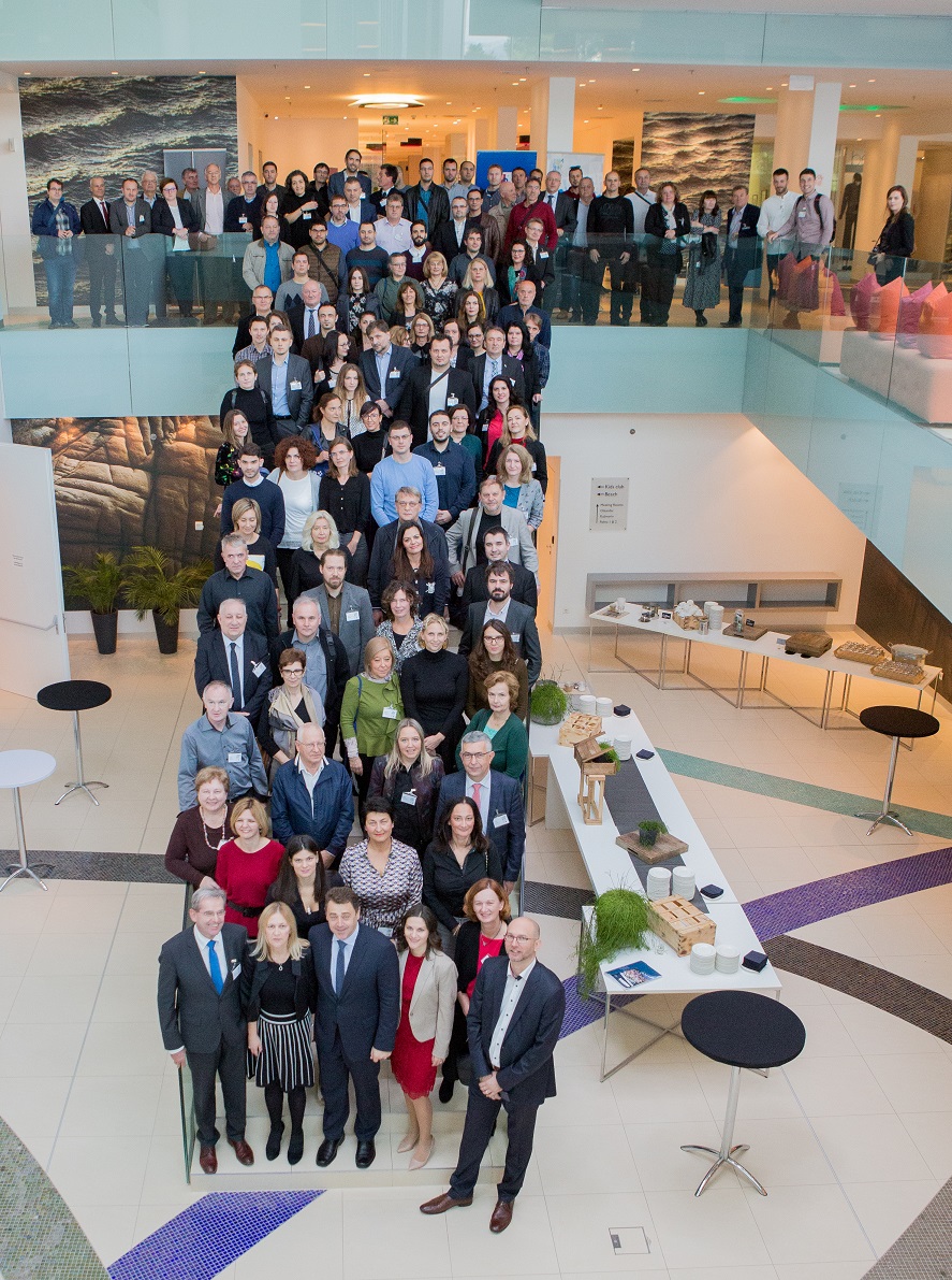 The picture shows a joint photo of the participants of the SDI Days 2019 conference.